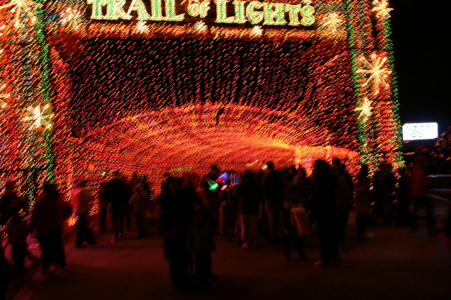 2005/12 December/Trail of Lights/640x480_IMG_4504.JPG